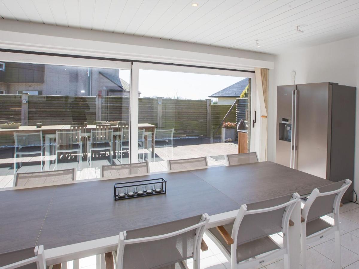 Splendid Villa In Middelkerke With Sauna Bubble Bath Exterior photo